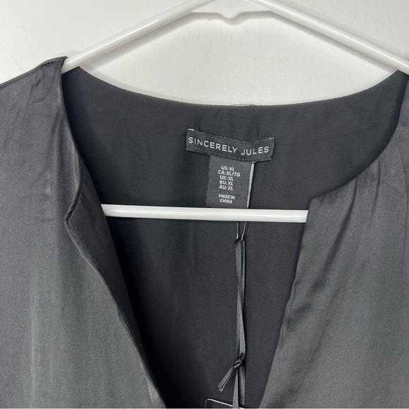 Sincerely Jules Stain Blouse - Picture 3 of 4